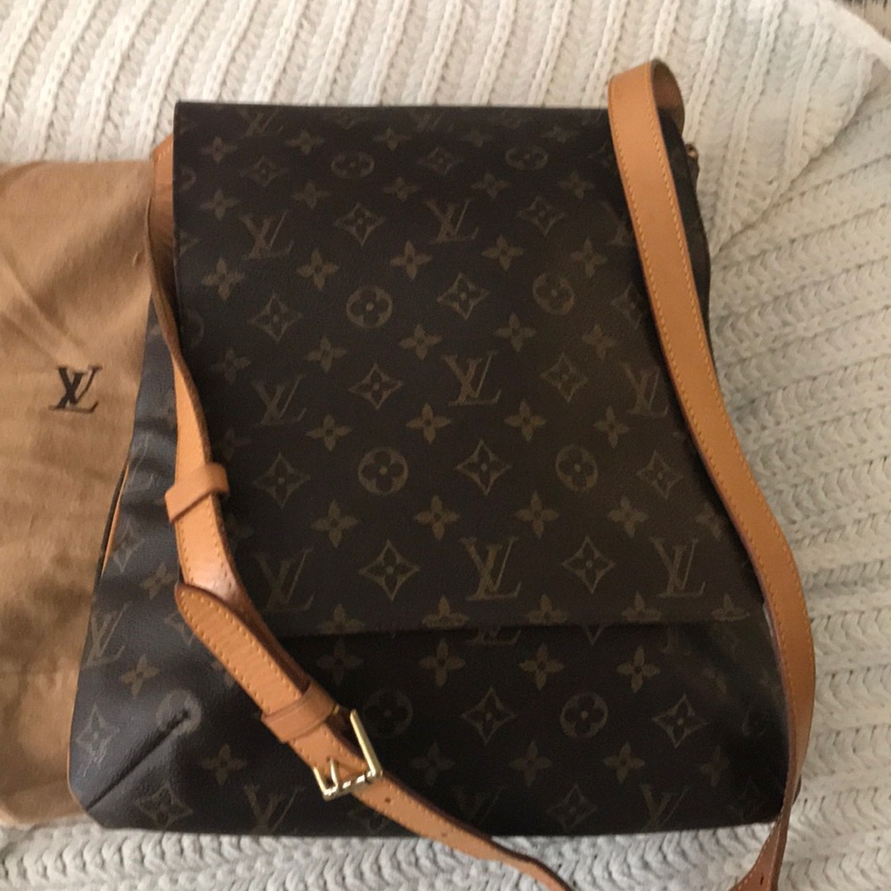 Authentic Louis Vuitton Musette GM Crossbody Bag